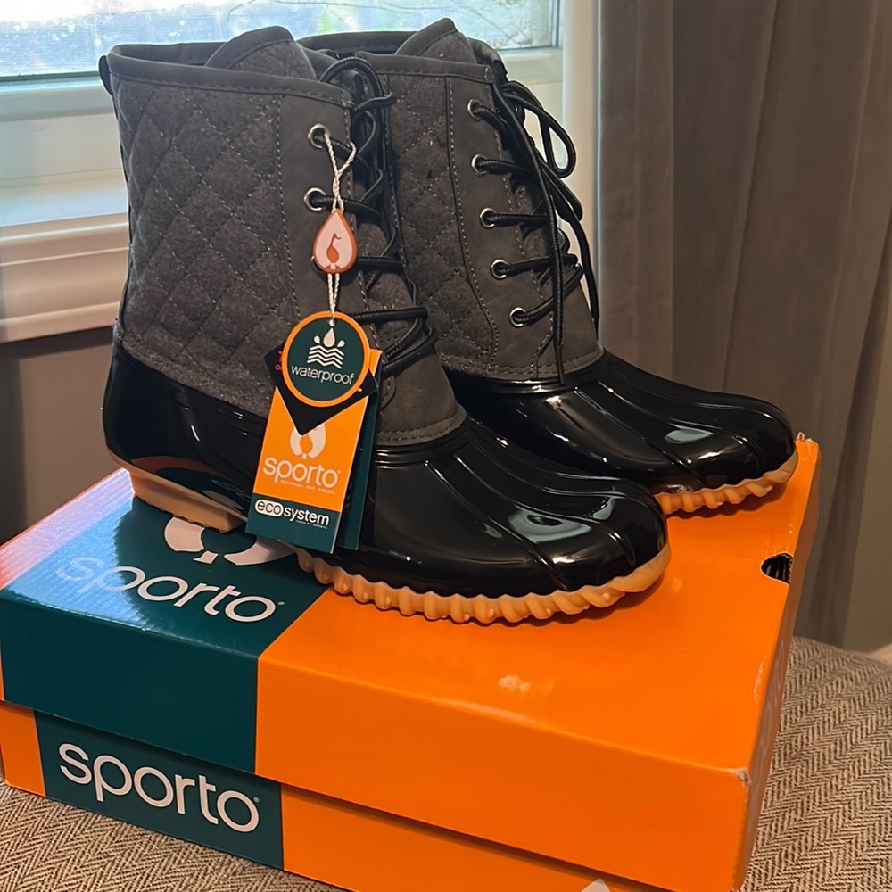 Grey Sporto Adalyn Rain boots size 9 New in Box